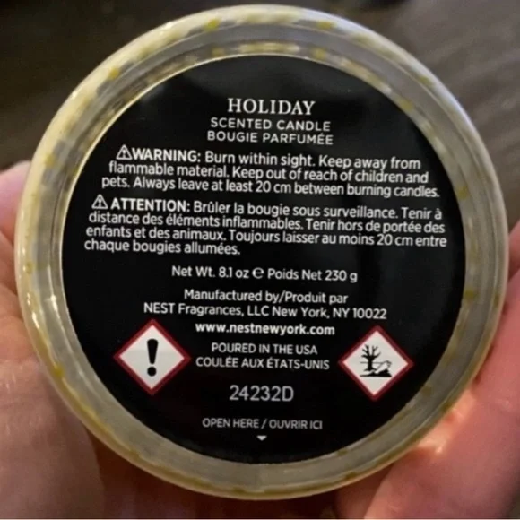 Nest Fragrance New York Holiday Classic Candle 8.1 oz New with NO Box - Picture 2 of 3
